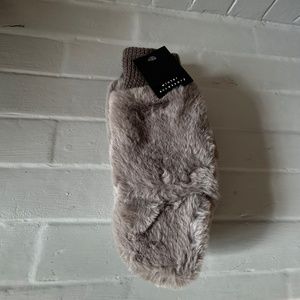 Faux fur mittens